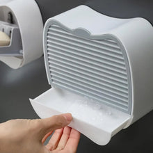 Soap box with flip-top and drainage system, ideal for bathroom use.