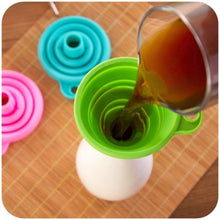 Kitchen silicone funnel, easy to clean.